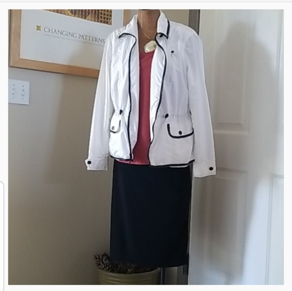White & Black Zip-Front Jacket - Picture 2 of 9